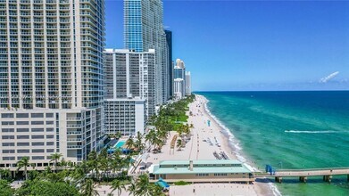 16699 Collins Ave, Unit 2709 in Sunny Isles Beach, FL - Building Photo - Building Photo