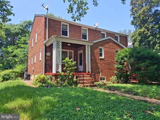 3906 Rosecrest Ave in Baltimore, MD - Foto de edificio - Building Photo