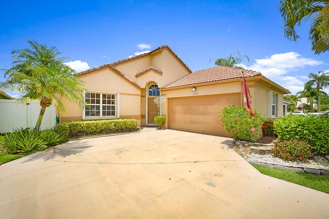 property at 7818 Stirling Bridge Blvd S