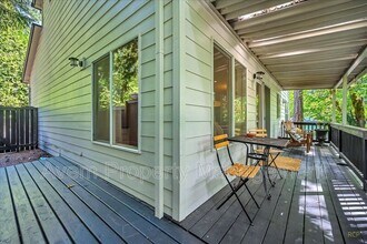 14412 Sherbrook Pl in Lake Oswego, OR - Building Photo - Building Photo