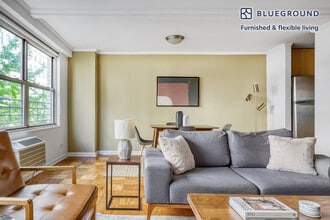 210 W 89th St in New York, NY - Building Photo - Building Photo