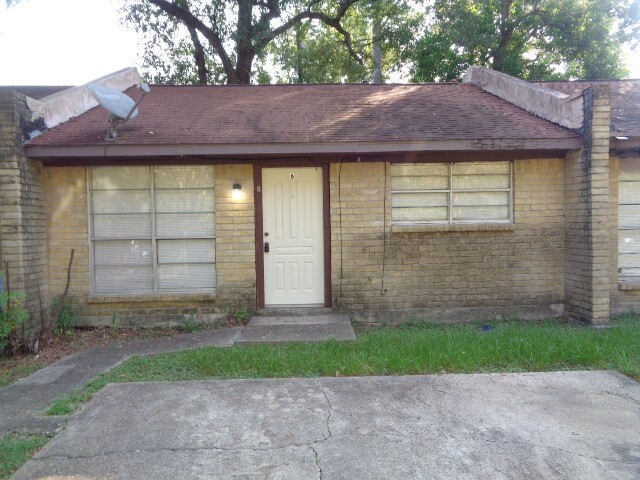 701 Foster Dr in Conroe, TX - Building Photo