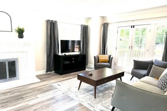 1686 Lee Rd in Cleveland Heights, OH - Building Photo - Building Photo