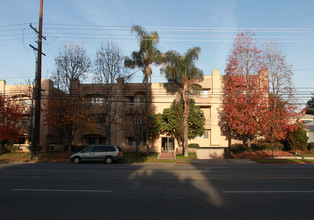 333 W Alameda Ave in Burbank, CA - Building Photo - Building Photo