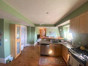 9 Claremon St, Unit 3 in Somerville, MA - Building Photo - Building Photo