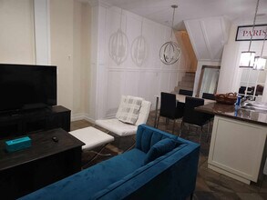 985 Richards St in Vancouver, BC - Building Photo - Building Photo