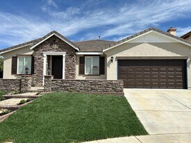 40750 Hilton Head Ct in Palmdale, CA - Building Photo