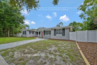 450 Iris Rd in Casselberry, FL - Foto de edificio - Building Photo