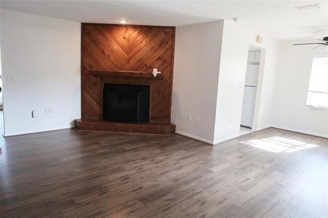 10410 N Connechusett Rd in Tampa, FL - Building Photo - Building Photo