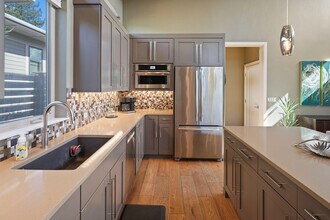 2749 NW Shields Dr in Bend, OR - Building Photo - Building Photo