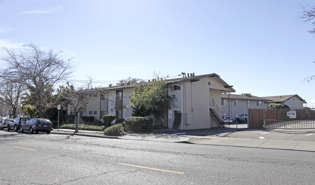 Vita Apartments in Hayward, CA - Building Photo - Building Photo