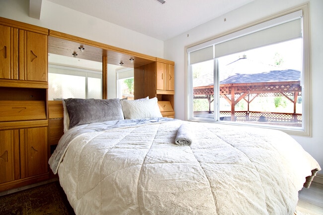 property at 268 Kincora Hts NW