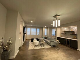 23936 SE 45th Pl in Issaquah, WA - Building Photo