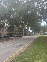 1805 Sans Souci Blvd, Unit 428 in North Miami, FL - Building Photo - Building Photo