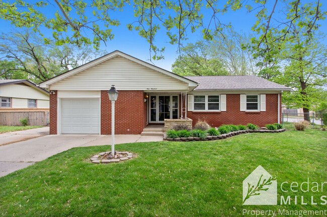 property at 900 N Redbarn Ln