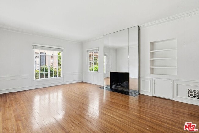 property at 148 S Camden Dr