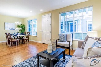 641 Turnbuckle Dr in Redwood City, CA - Building Photo - Building Photo