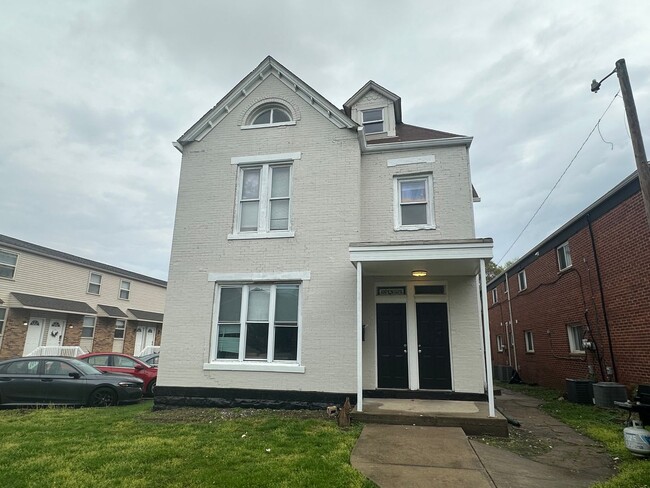 property at 68 W 9th Ave
