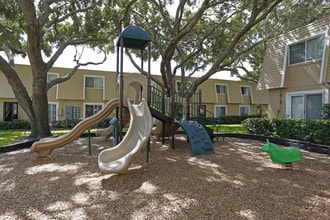 Serenity Lane in Clearwater, FL - Foto de edificio - Building Photo