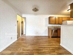 10150 E Virginia Ave in Denver, CO - Building Photo - Building Photo