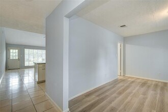 11427 Newbrook Dr in Houston, TX - Building Photo - Building Photo