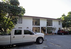 101 Grand Canal Dr in Miami, FL - Building Photo