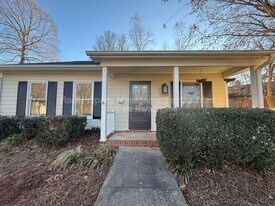 1319 Glen Raven Ct in Greensboro, NC - Building Photo