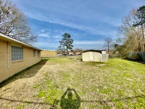 2033 Loyd St in Pearl, MS - Foto de edificio - Building Photo