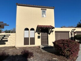 810 Shady Oak Dr in Santa Rosa, CA - Building Photo