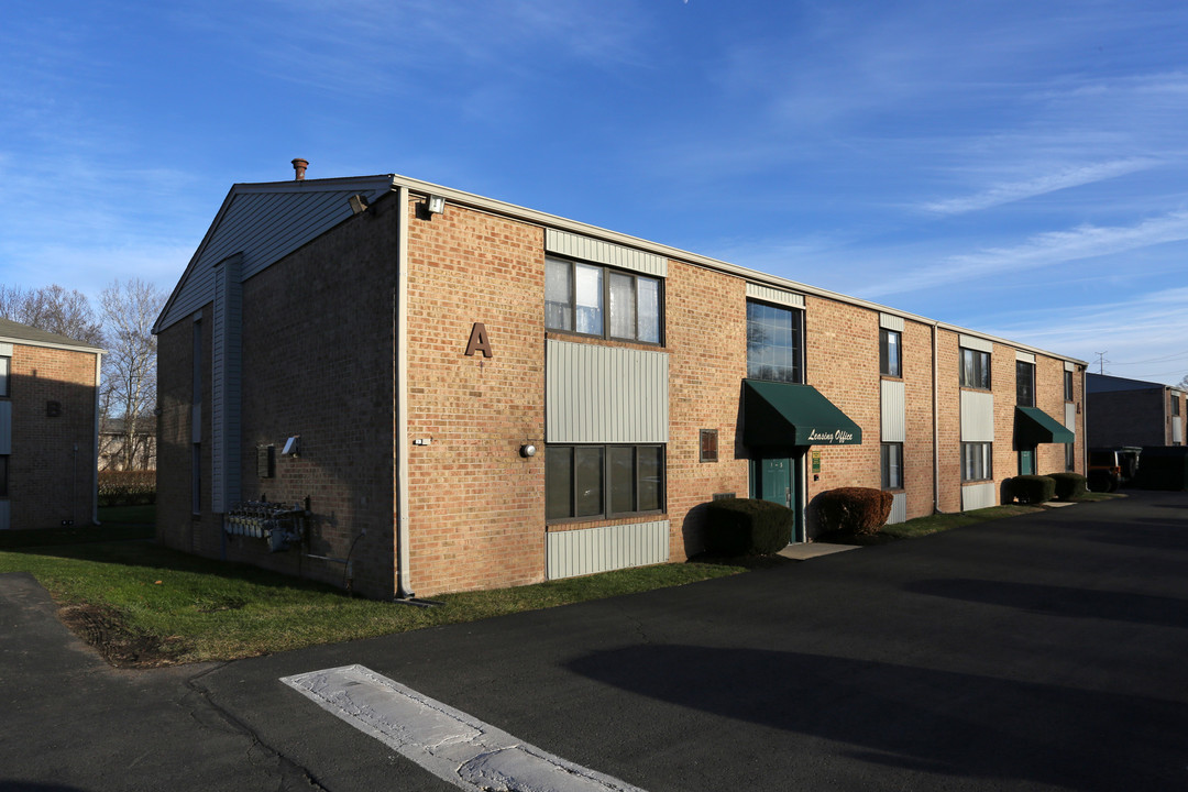 Commerce Square in Willow Grove, PA - Building Photo