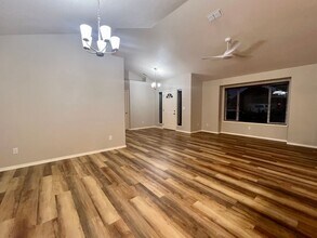 1359 SW Eclipse Ln in Grants Pass, OR - Building Photo - Building Photo