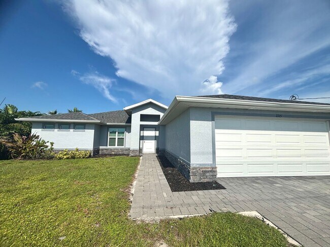 2715 NW 45th Pl in Cape Coral, FL - Building Photo - Building Photo