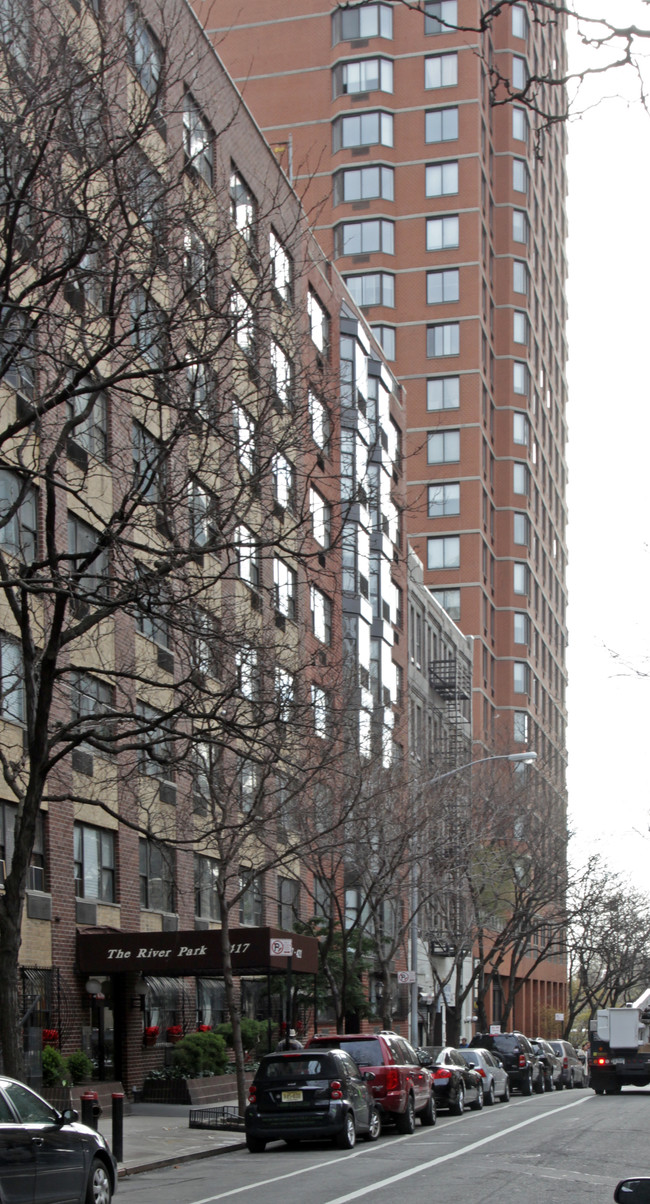 423 East 90th Street in New York, NY - Foto de edificio - Building Photo