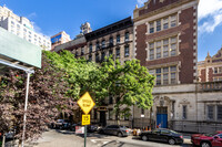 319 E 95th St in New York, NY - Foto de edificio - Primary Photo