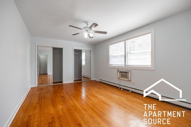 1643 W Sherwin Ave, Unit 2 in Chicago, IL - Building Photo - Building Photo