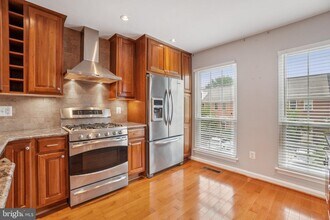 1253 Quaker Hill Dr in Alexandria, VA - Building Photo - Building Photo