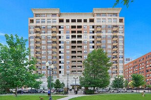 849 N Franklin St in Chicago, IL - Building Photo