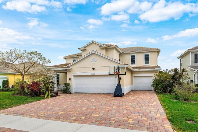 9460 Wrangler Dr in Wellington, FL - Building Photo - Building Photo