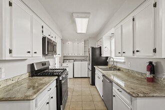 10226 Rothbury St in Houston, TX - Building Photo - Building Photo