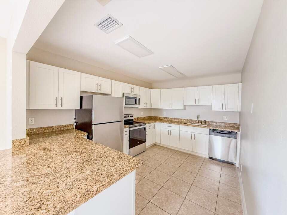 1515 N Federal Hwy in Lake Worth Beach, FL - Building Photo