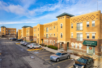 Humboldt Ridge Apartments in Chicago, IL - Building Photo - Primary Photo