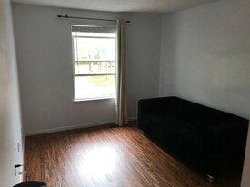 5 Whitechurch Ct in Germantown, MD - Building Photo