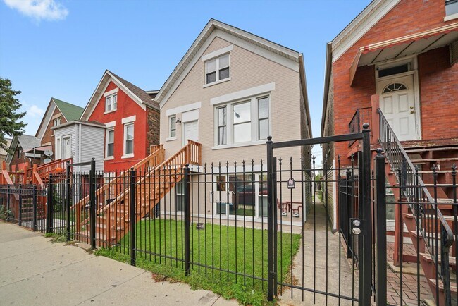 property at 2721 S Pulaski Rd