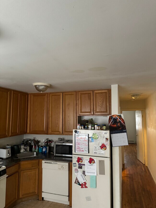 414 Birchwood Ct in North Brunswick, NJ - Building Photo - Building Photo