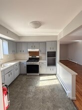 37 W 12th St in Bayonne, NJ - Building Photo - Building Photo