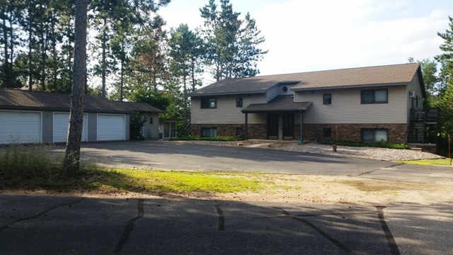 261 Lucerne Ct, Unit 1 in Plover, WI - Building Photo