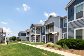 Oasis At Memorial in Oklahoma City, OK - Building Photo - Building Photo