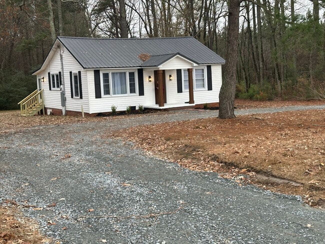 5167 McLean Chapel Church Rd in Bunnlevel, NC - Building Photo - Building Photo