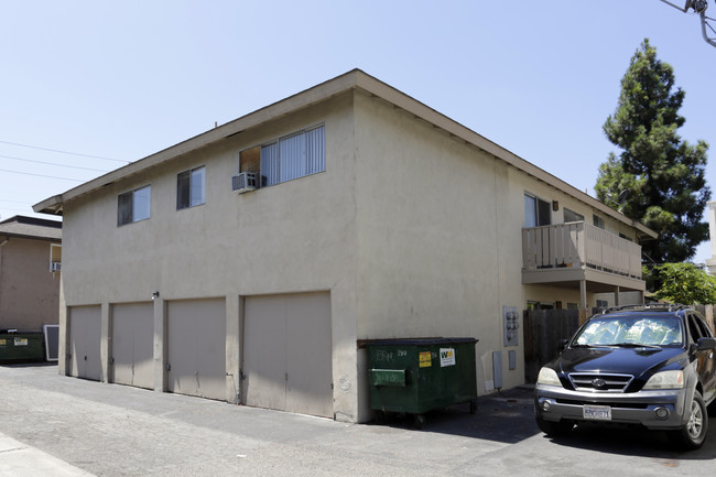 3917 S Ross St in Santa Ana, CA - Building Photo - Building Photo