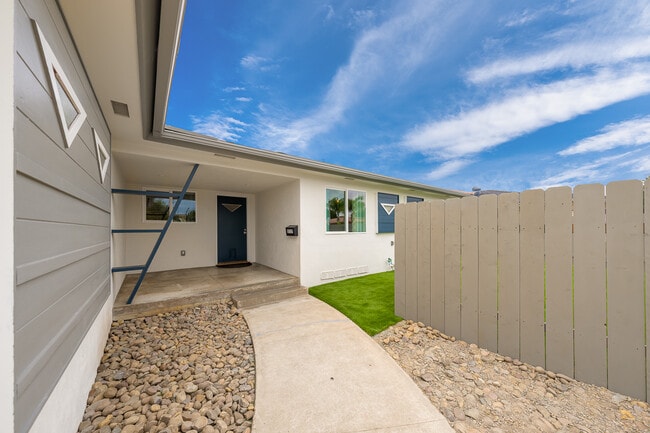 5737 Dorothy Dr in San Diego, CA - Building Photo - Building Photo